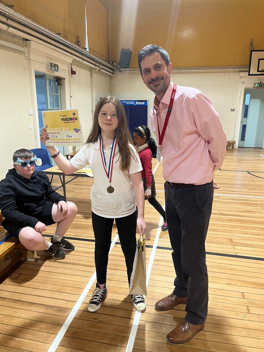MrsRenwickSPS's tweet photo. Well done to our finalists in the #voicebox joke competition, especially to our superstar P6 who was the overall winner. Her joke has been submitted to the next round of judging 🤞🏻 @rcsltscot https://t.co/cLFHGk8Wj9