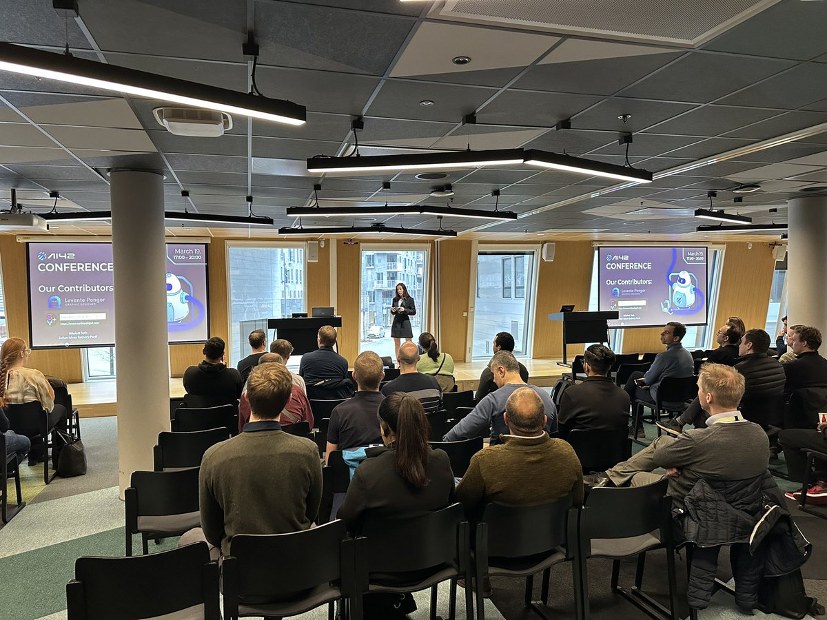 @EvePardi kicks off first in-person conference on generative #AI @aifortytwo at @MicrosoftNorge