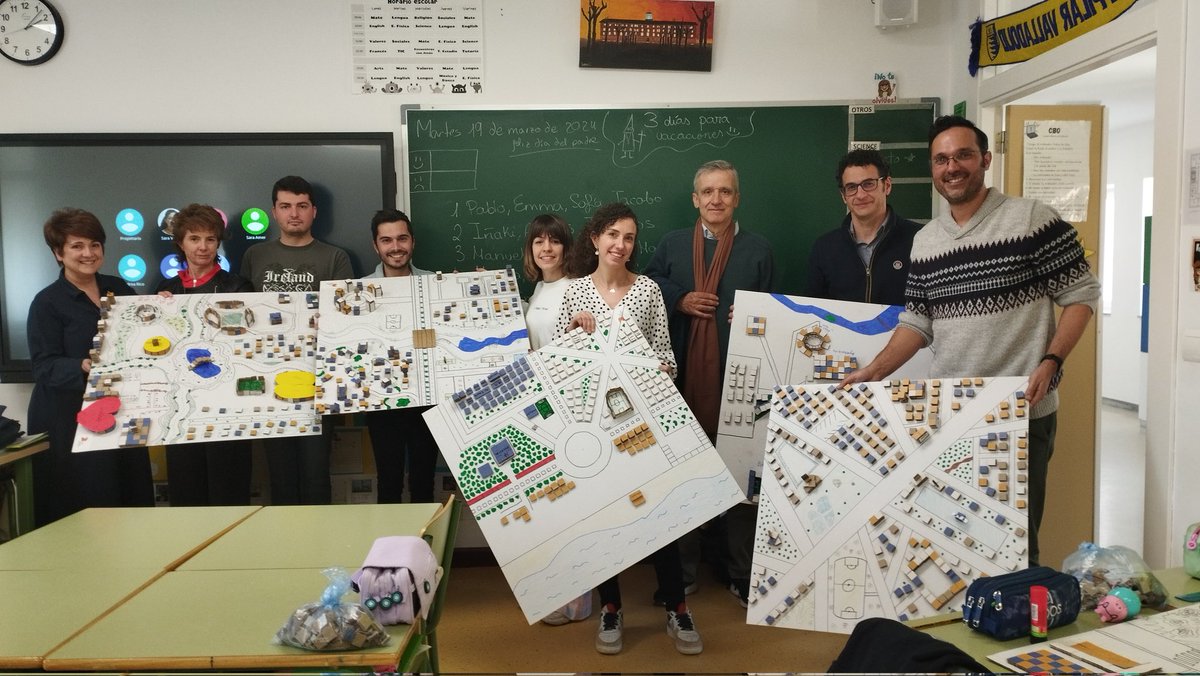 Urbyplan_es's tweet photo. "Descubrir el urbanismo, construir la ciudad". Hoy en el @elpilarvalladolid
El @AyuntamientoVLL y @Urbyplan_es, impulsando el conocimiento del urbanismo.
Gracias a todo el equipo docente y a los alumnos de 6°, que se han implicado activamente.
#urbanismo#educacion https://t.co/bfjRpPhxIu