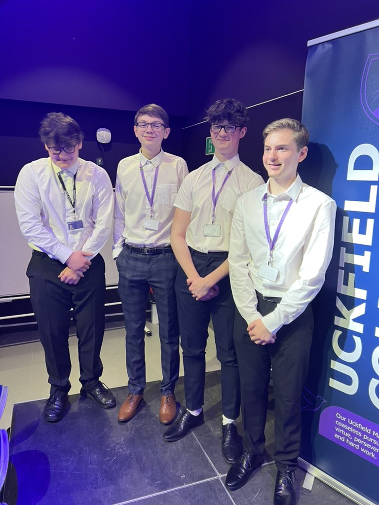 UckColl_6thForm's tweet photo. Our Business BTEC L3 students looking very smart and professional ready to host our Vocational Award Evening later! 🕶️ #lovelearningforlife #lovelearning #vocationallearning #businessstudies https://t.co/4pYzyiOSug