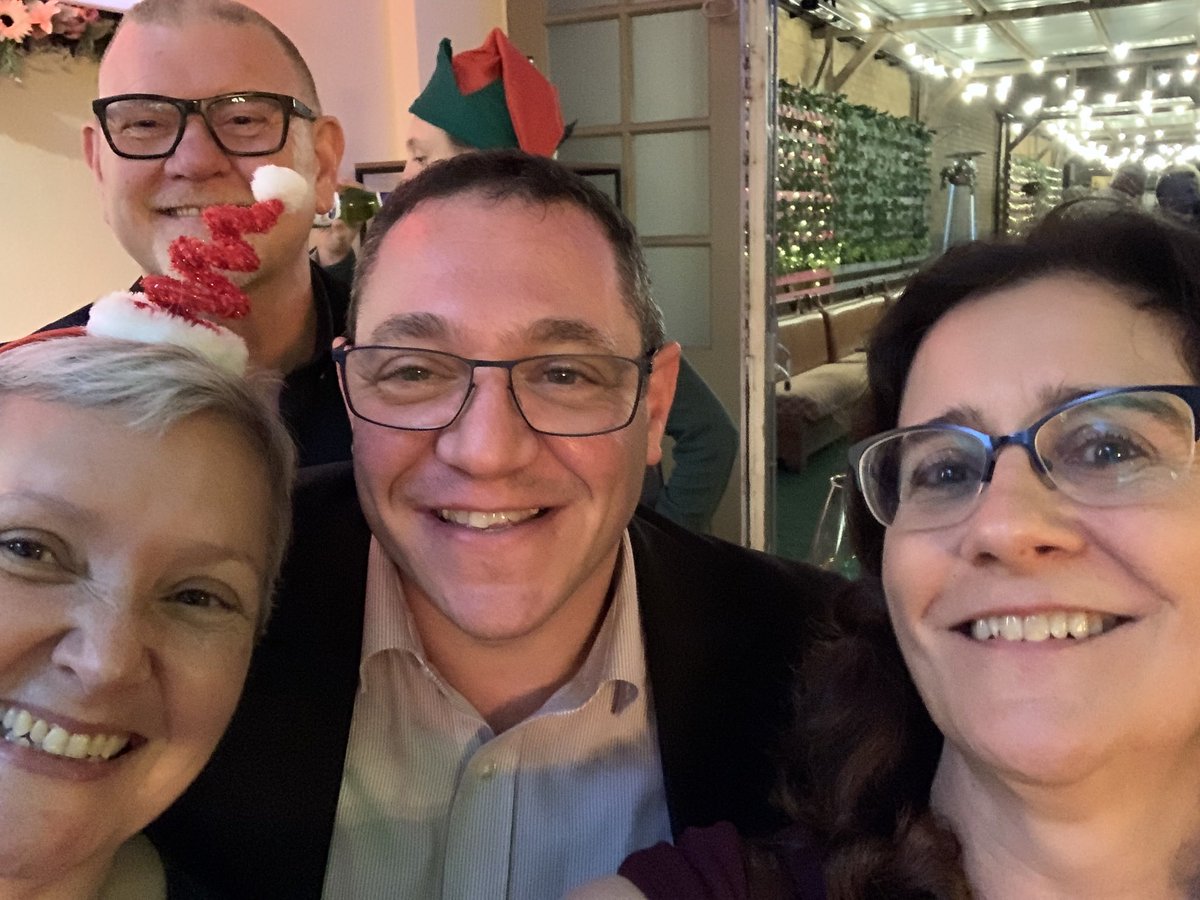 LouNewtonTravel's tweet photo. Really looking forward to #SWMZoomOut today by @howard_tcg Thanks for sponsoring @VisitCZ #visitczechia and for hosting @porterhouselondon There to talk about #cruise and #ski for @iglucruise and @Igluski Hoping to reprise this vibe from the awards night :-) https://t.co/klkKMG4zGX