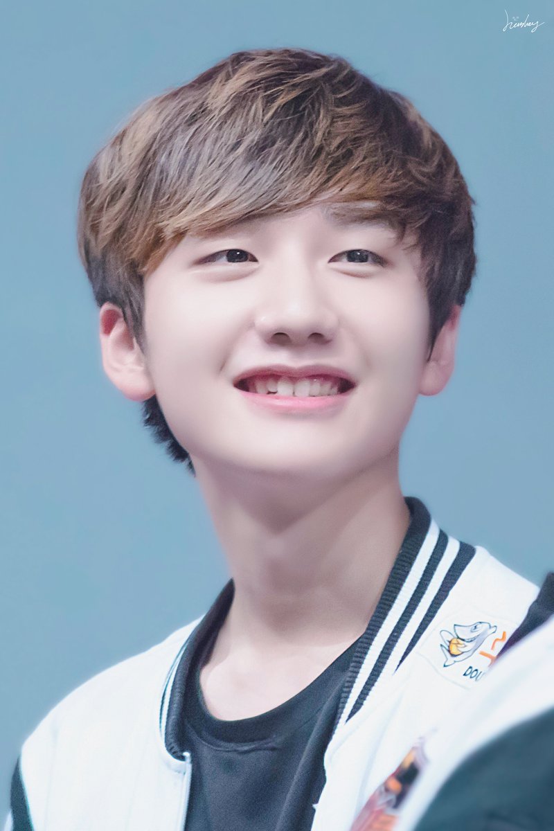 picsh24's tweet photo. 170913 LoL러와 행사
#Peanut 한왕호 선수

#SKTT1 #피넛 https://t.co/SnWNECmG9Q