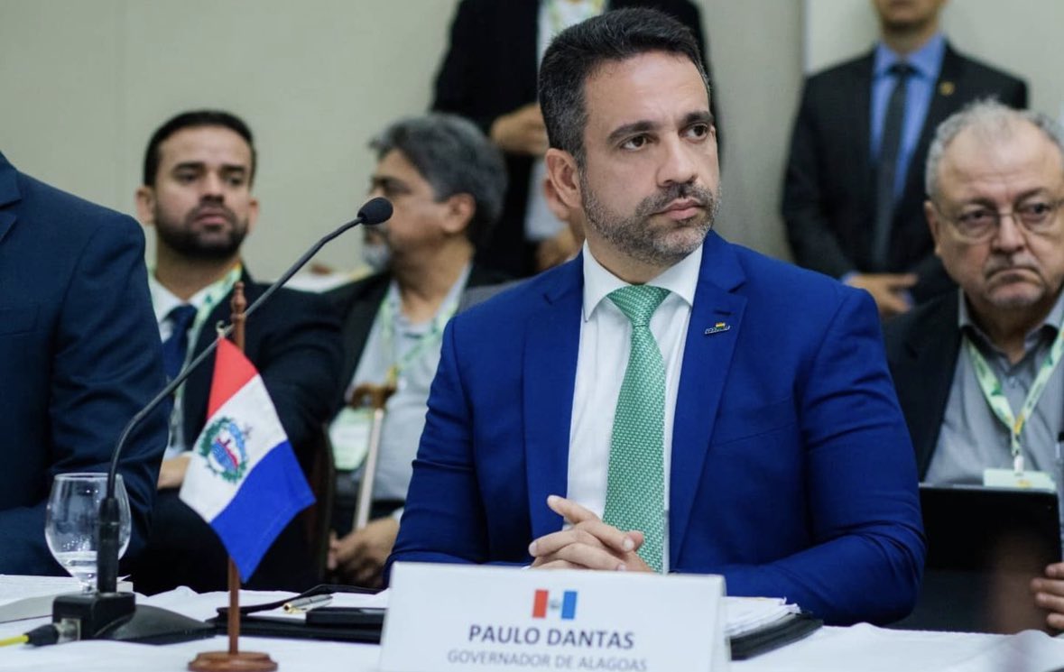 sinfeagro's tweet photo. Hoje é dia de parabenizar o governador do estado, @paulodantasal. Nós que fazemos o Sinfeagro, entidade que representa os servidores da @adealalagoas, desejamos um feliz aniversário ao chefe do executivo e convidamos o nobre governador para uma conversa com o nosso sindicato. https://t.co/IgOFskHj5q