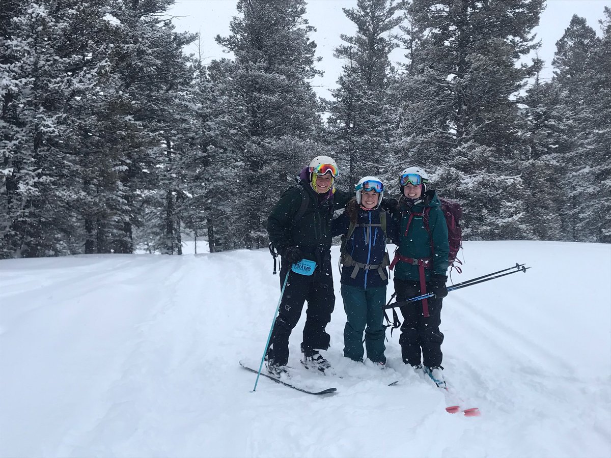 wx_lem's tweet photo. Big congratulations to @Cat__McClure, PhD! 👏🔬👩🏼‍🎓 

So proud of everything you’ve accomplished these past few years, and thankful for all the fun times in Utah along the way! 🏜️⛷️💕 https://t.co/FY2RnHGwDg