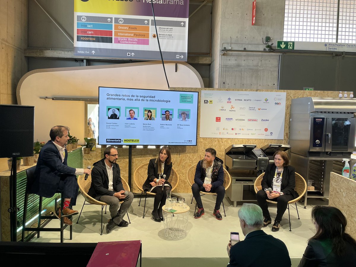 Vamos terminando el dia y no podía ser de otra manera que cerrar con ‘Los grandes retos de la seguridad alimentaria’ gracias a <a href="/ATXorg/">asociacion ATX elkartea</a> #Mediterránea <a href="/SESAL4/">SESAL</a> @LudenaIvan #rc_MeetingPoint #Soleti <a href="/AlimentariaBCN/">Alimentaria</a> <a href="/Hostelcobcn/">HOSTELCO</a>