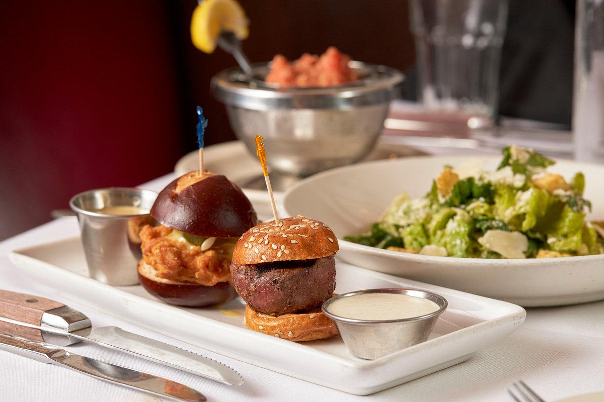 @thepointsguy Tough to beat the Izzy Plate at @Harryandizzys at @INDairport: 3-piece shrimp cocktail with @stelmo famous cocktail sauce plus small Caesar salad and two sliders. 😋