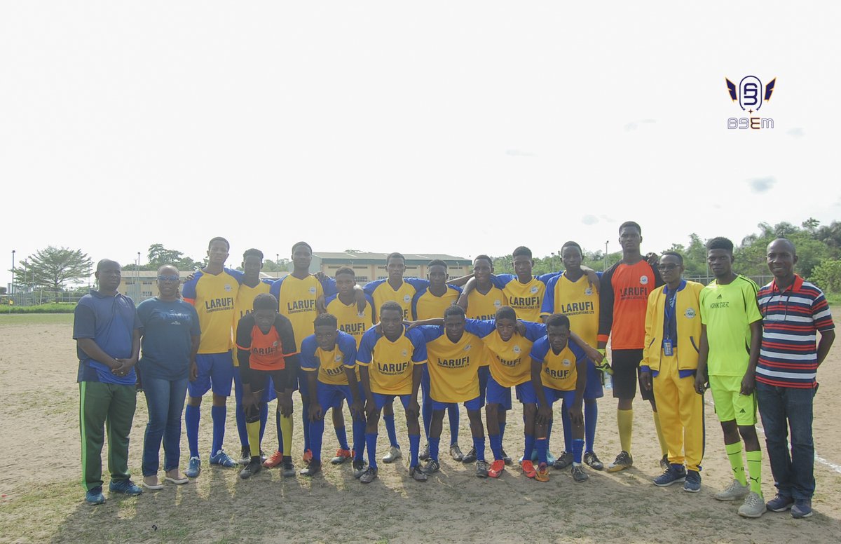 🚨 School sports: Lagos State University of Education (LASUED) school team

ESAN-LASU and LASUED face off in an inter-university sports match. #InstitutionalSports #universitysports
