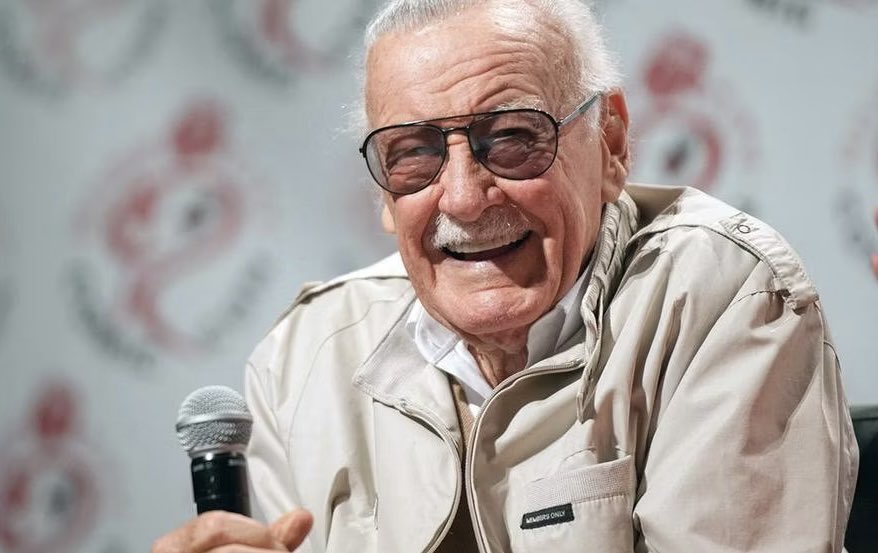 May we present photos of Stan laughing to brighten your day. 😂 #StanLee #LetsLaughDay