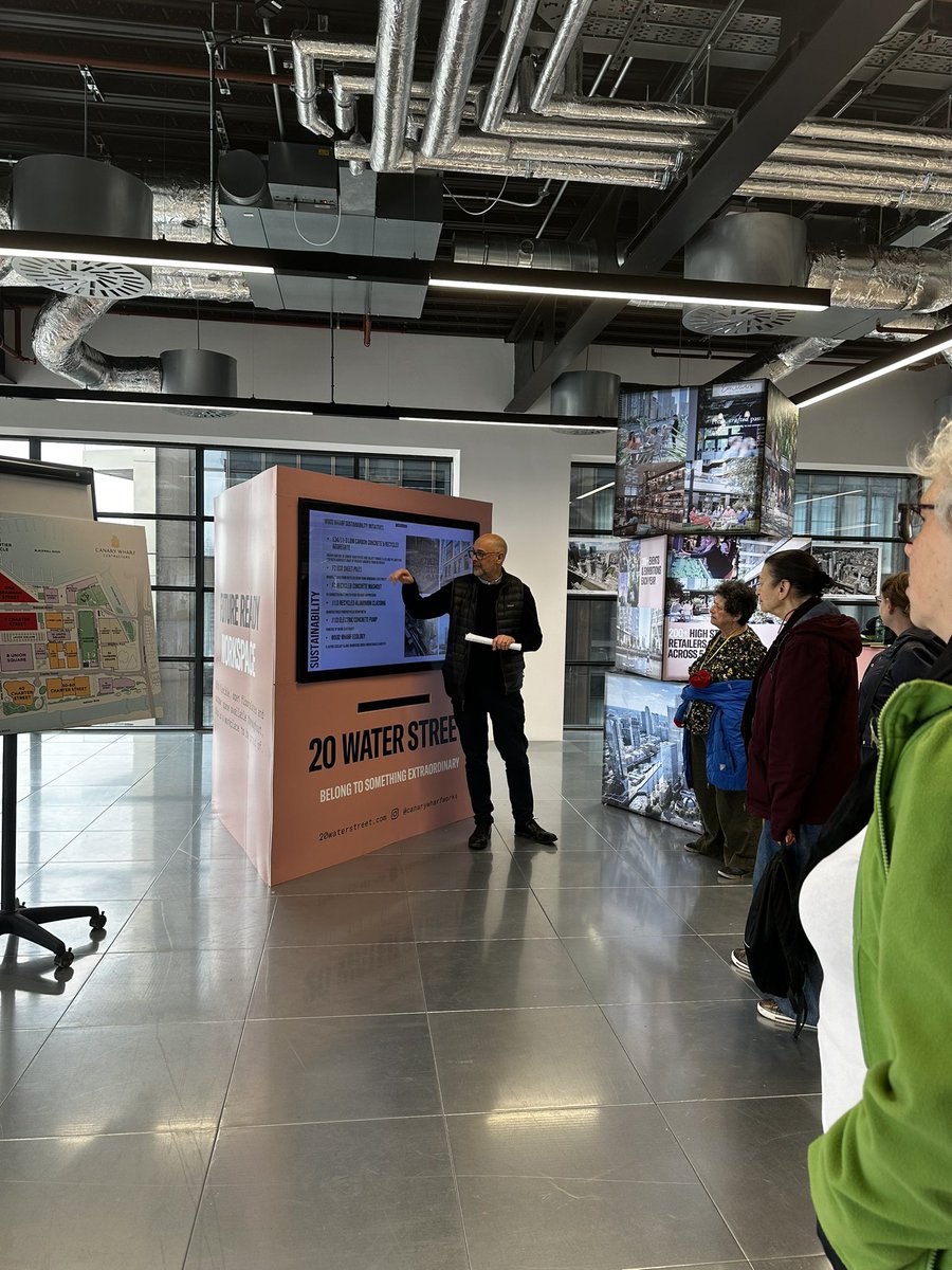 Kicking off #OpenDoors24 with CWG Director - Wood Wharf Andrew Unwin presenting our phased approach to Wood Wharf construction 👷‍♀️🔧 @BuildUK
