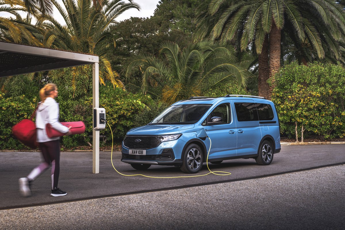 Get you one that can do both! The new #FordTourneo Connect PHEV is the premium people mover with electric-only driving capability, ideal for navigating low-emission zones and long trips alike. 🔌 #Ford #PHEV