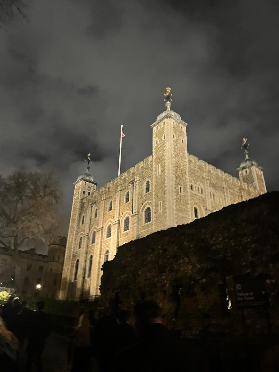 An incredible 30th bday celebration last week at The Tower of London ❤️✨ here’s to my next decade 🦋