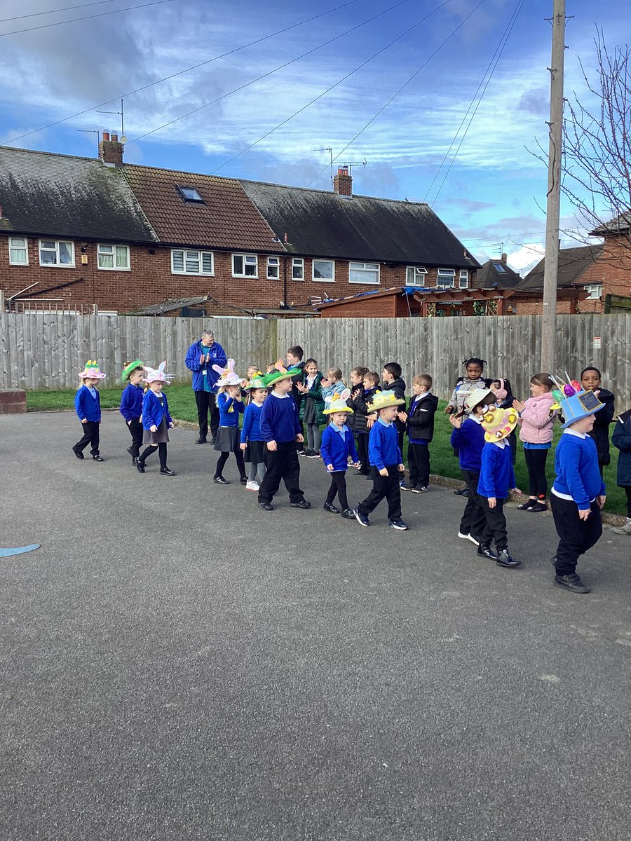 EYFS began the day with a parade around the KS1 playground in their Easter bonnets @thrivetrust_UK