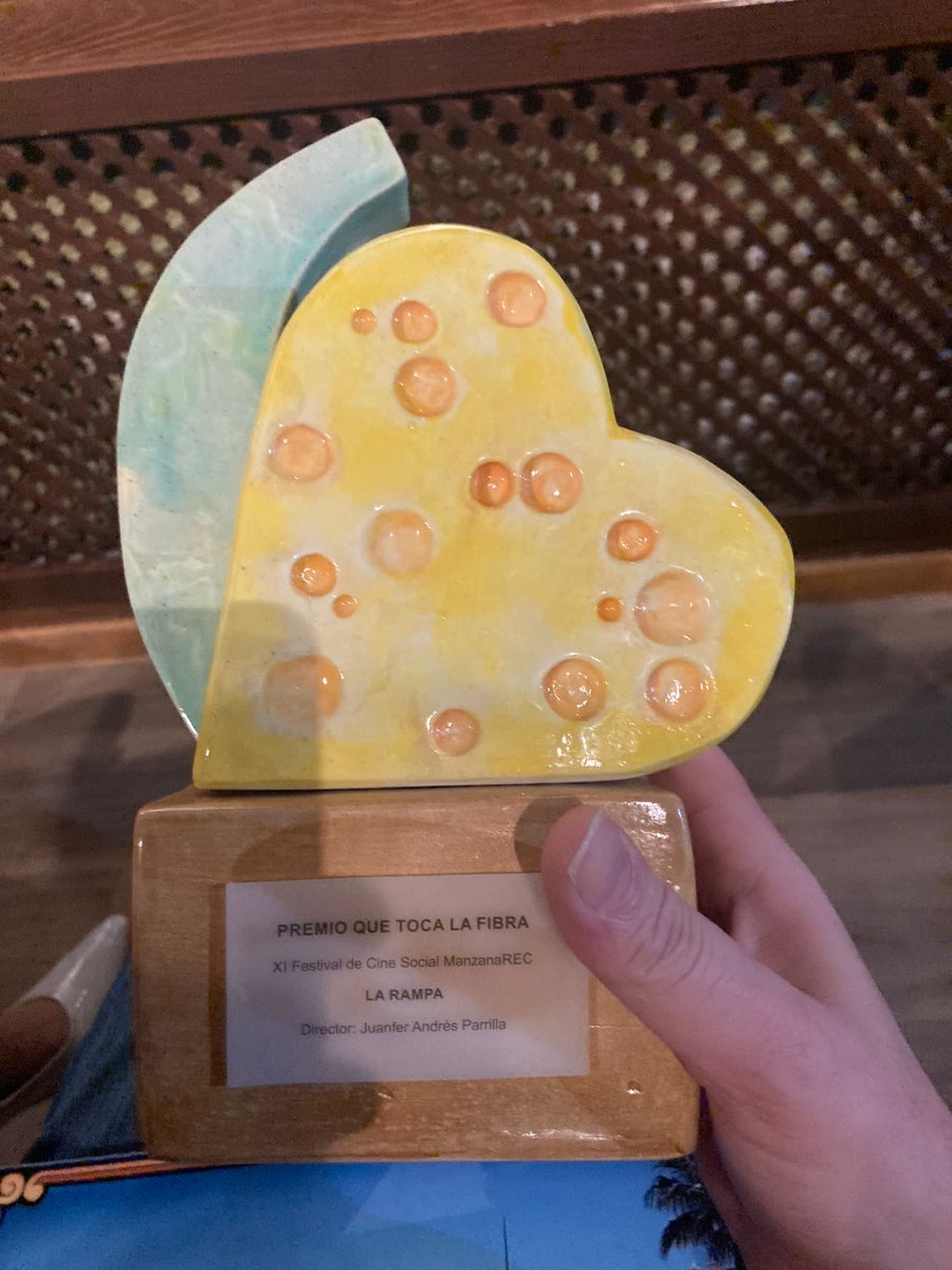 ¡Nuevo premio para “la rampa”! ¡Y ya van 9! Nuestro corto, dirigido por <a href="/JuanferAndres/">Juanfer Andrés</a>, ha sido galardonado con el “Premio que toca la fibra” en el IX Festival de Cine Social ManzanaREC. “la rampa” forma parte de la Convocatoria Acción Social 2021 de <a href="/FMontemadrid/">Fundación Montemadrid</a>  y <a href="/caixabank/">CaixaBank</a>