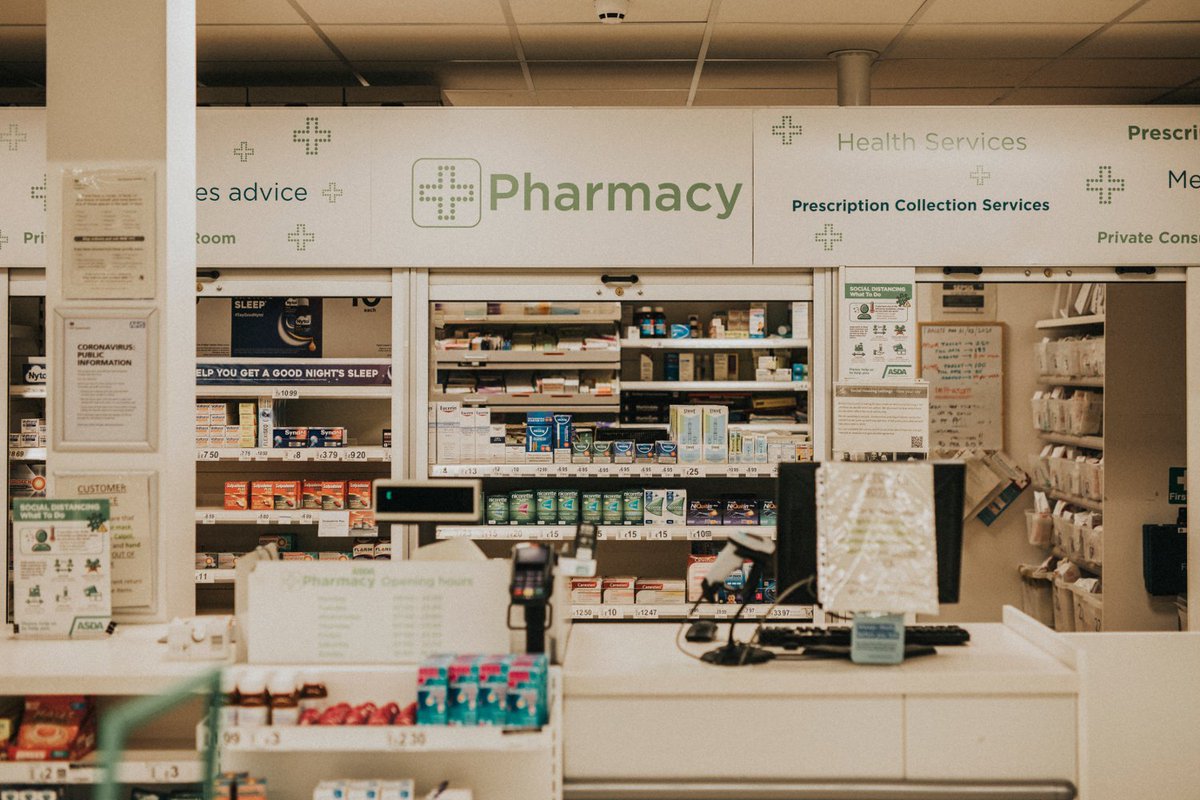📰News story!📰Community pharmacies could dispense pre-exposure prophylaxis (PrEP) for #HIV. The benefits of using pharmacies include taking advantage of pre-existing pathways/services, as well as accessibility of locations & opening hours. Read more➡️bit.ly/3vrOkid