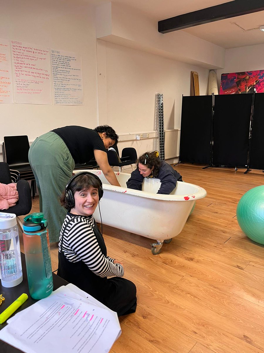 📢📢📢
Are you or anyone you know looking for a director for an edinburgh fringe show?

I'm very available to work on another one this year! 

I've directed a wide range of shows + genres, most recently a 5 star show at <a href="/theatre503/">Theatre503</a>⭐

laurentranter.com 
pls get in touch!