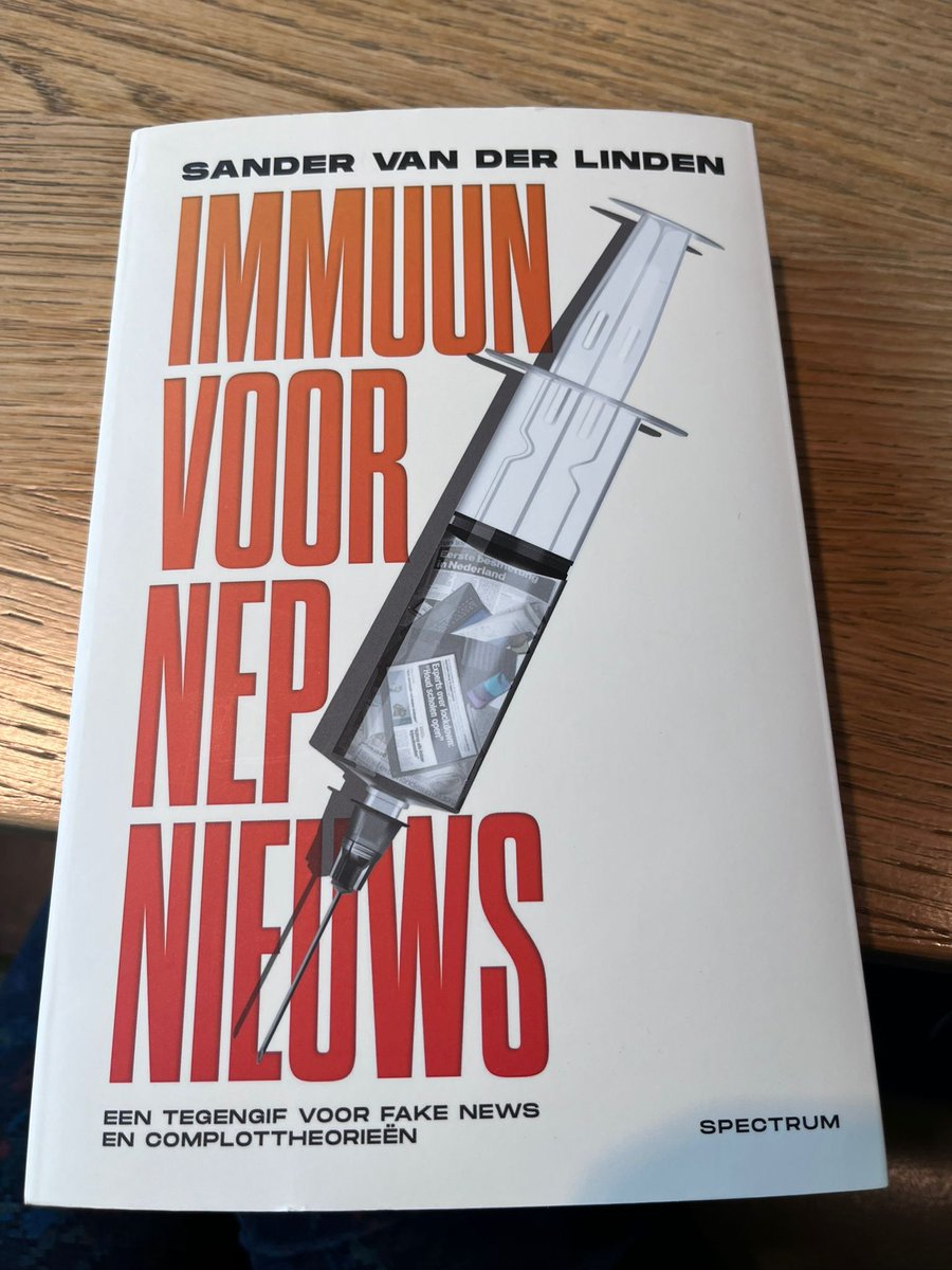 Kom dinsdag 26 maart 2024 naar de <a href="/rivm/">RIVM</a> Transmissiedag met als thema: #infodemic, hoe bestrijd je dat?
 
Waarom een plaatje van dit boek? Kom naar onze workshop en ontdek het antwoord 😉

<a href="/SoniaBoender/">Sonia Boender (find me on Bluesky 🦋)</a> Raïssa Tjon-Kon-Fat <a href="/EpidemiologyNL/">Ver. v Epidemiologie</a> 

rivm.nl/transmissiedag…