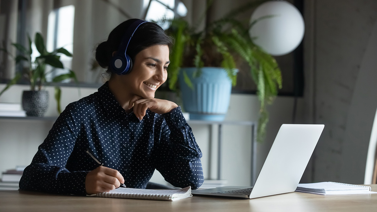 The registered report publishing format aims to improve reproducibility by requiring #research to be peer-reviewed before it is undertaken. Learn how to create registered reports on @RTC_Edinburgh's online course on 16 April, with @niamh_mac. Sign up: ncrm.ac.uk/training/show.…