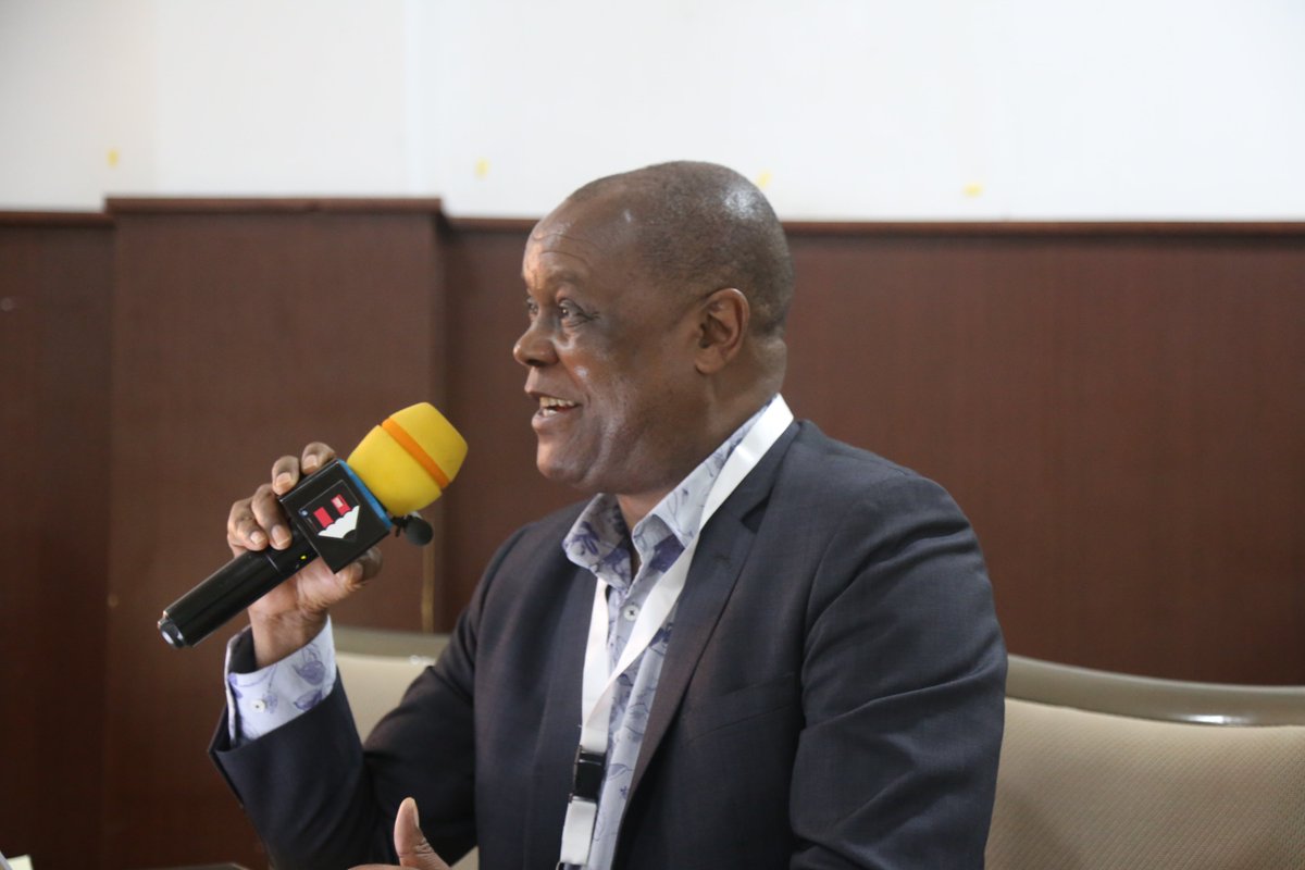 During the Seminar Symposium on The Education's Role in Peacebuilding in Africa, EI Africa Dir. @dsinyolo, called on African govts, ECOWAS & the African Union to protect schools, educators & students in the #Sahel from attack & to implement the Safe Schools Declaration. #Learning