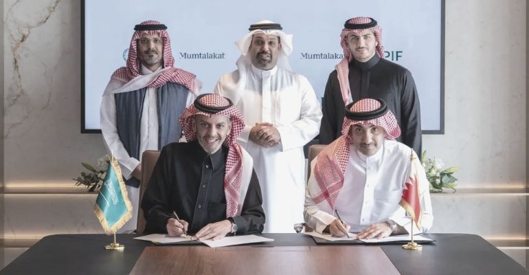 CityscapeMENA's tweet photo. Saudi Arabia and Bahrain discuss a collaboration for real estate and economic growth, focusing on smart cities and private sector partnerships. https://t.co/F8eU5a4wOz #cityscapeintelligence https://t.co/iYxEpvmCIM