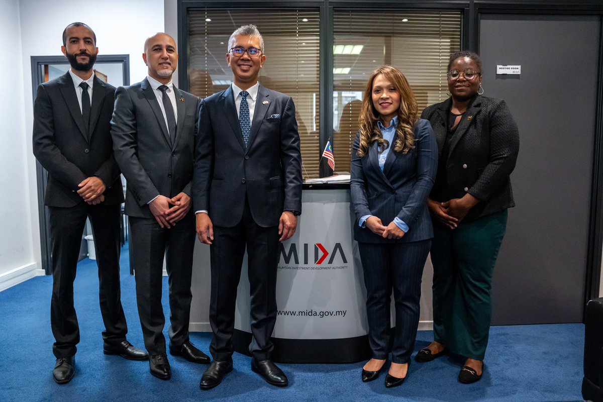 Bila nak beli peralatan sukan, mesti ramai yang suka pergi ke Decathlon sebab banyak pilihan dan harganya juga berpatutan.

Tapi di sebalik kehadiran Decathlon di Malaysia, wira tak didendang sebenarnya ialah MIDA yang memudahcara kemasukan Decathlon ke Malaysia, khususnya MIDA