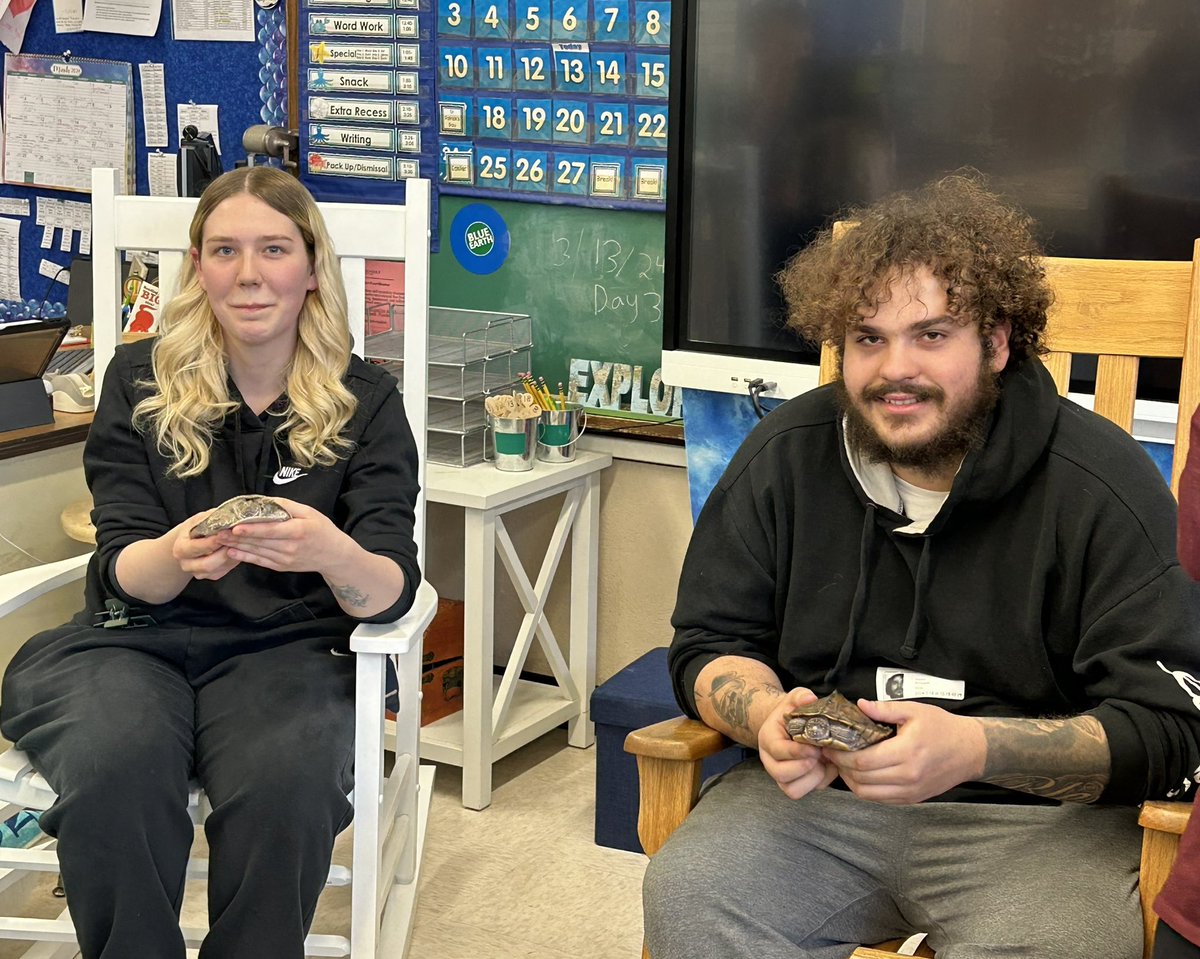 Wild4Class5_4's tweet photo. Special guests, Dakota and Justin with their amazing animals visiting the Pet Lovers Club. https://t.co/qBX8x2jRI6