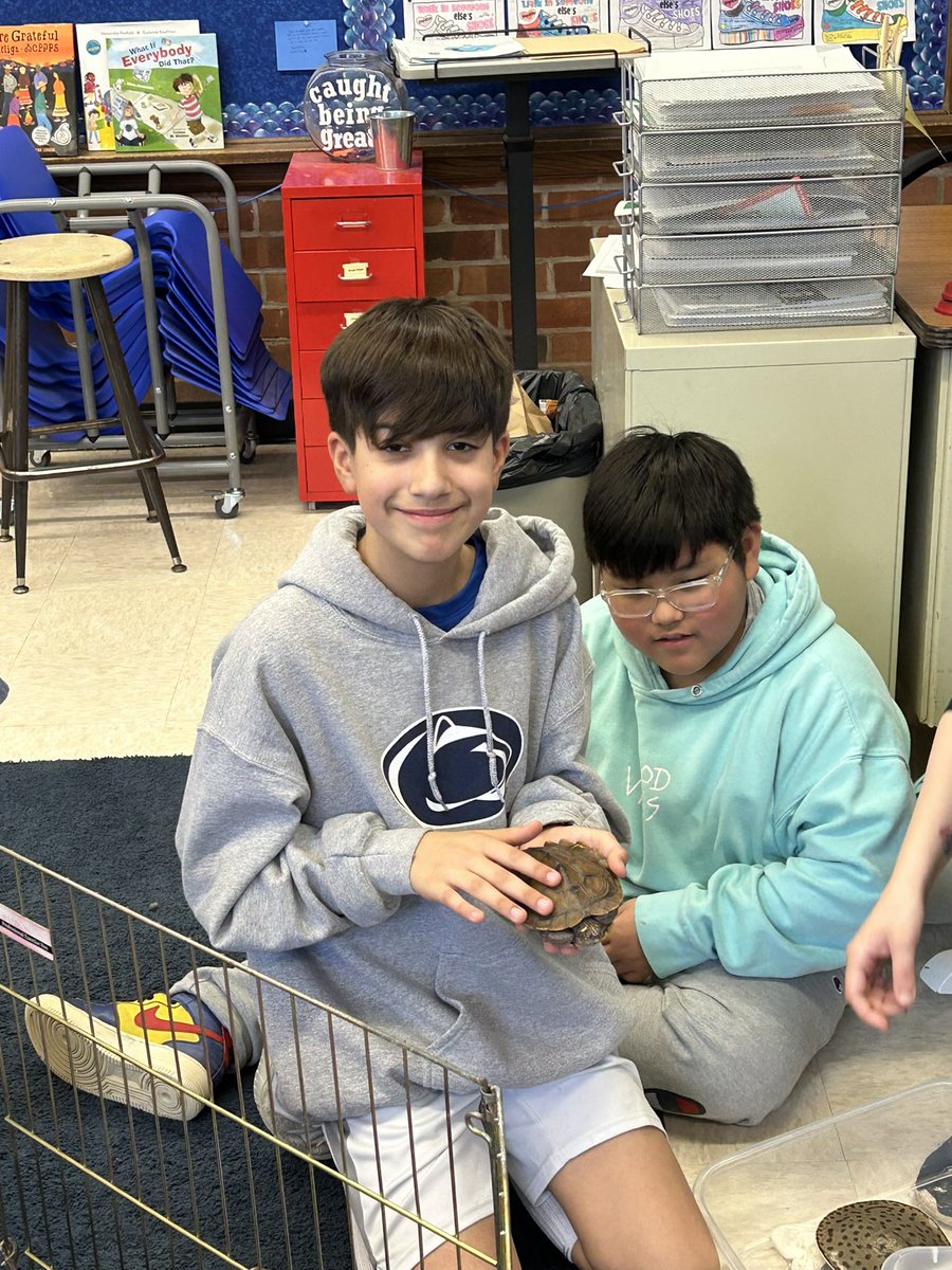 Wild4Class5_4's tweet photo. Special guests, Dakota and Justin with their amazing animals visiting the Pet Lovers Club. https://t.co/qBX8x2jRI6