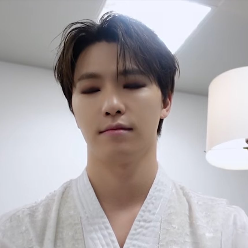 oneforgyu's tweet photo. picket https://t.co/g04NrCLjFf