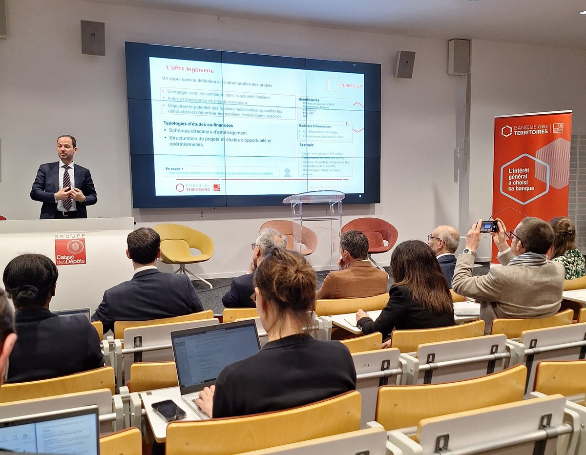 ch_bouchet's tweet photo. Séminaire #club du Grand Paris sur les schémas directeurs immobiliers (SDIE) et de l'initiative en 2019 @villedetours pour gérer la dette grise avec Y. Bendjador H.Millot et D Ngo Ngi. Malheureusement, actuellement, en panne d'une vraie politique
@KPMG #Segat @BanqueDesTerr https://t.co/k4KGwiomA4