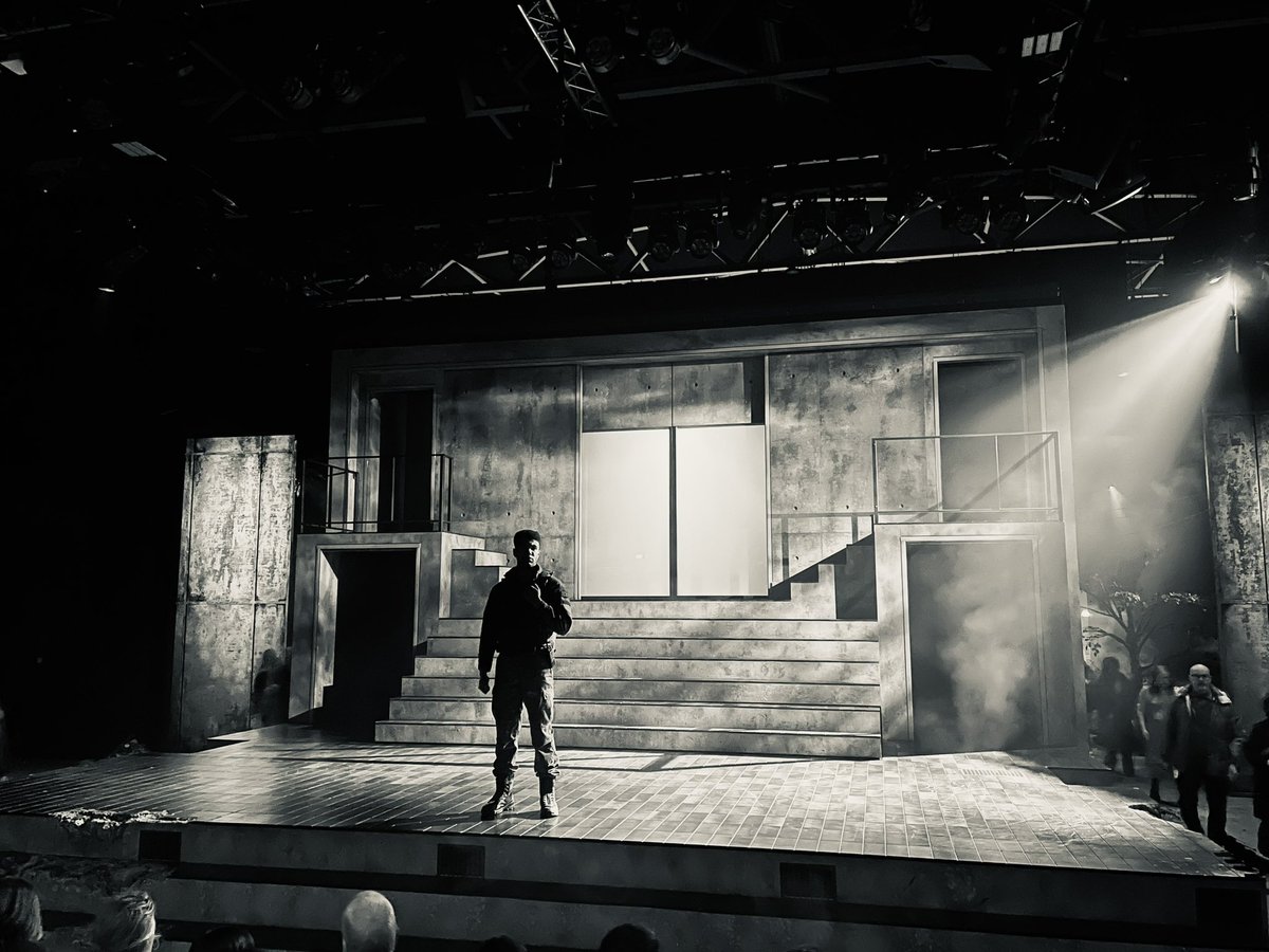 stephenhunter21's tweet photo. @Macbeth_theshow Saw it in Liverpool twas amazing https://t.co/0IIjHnCXpa
