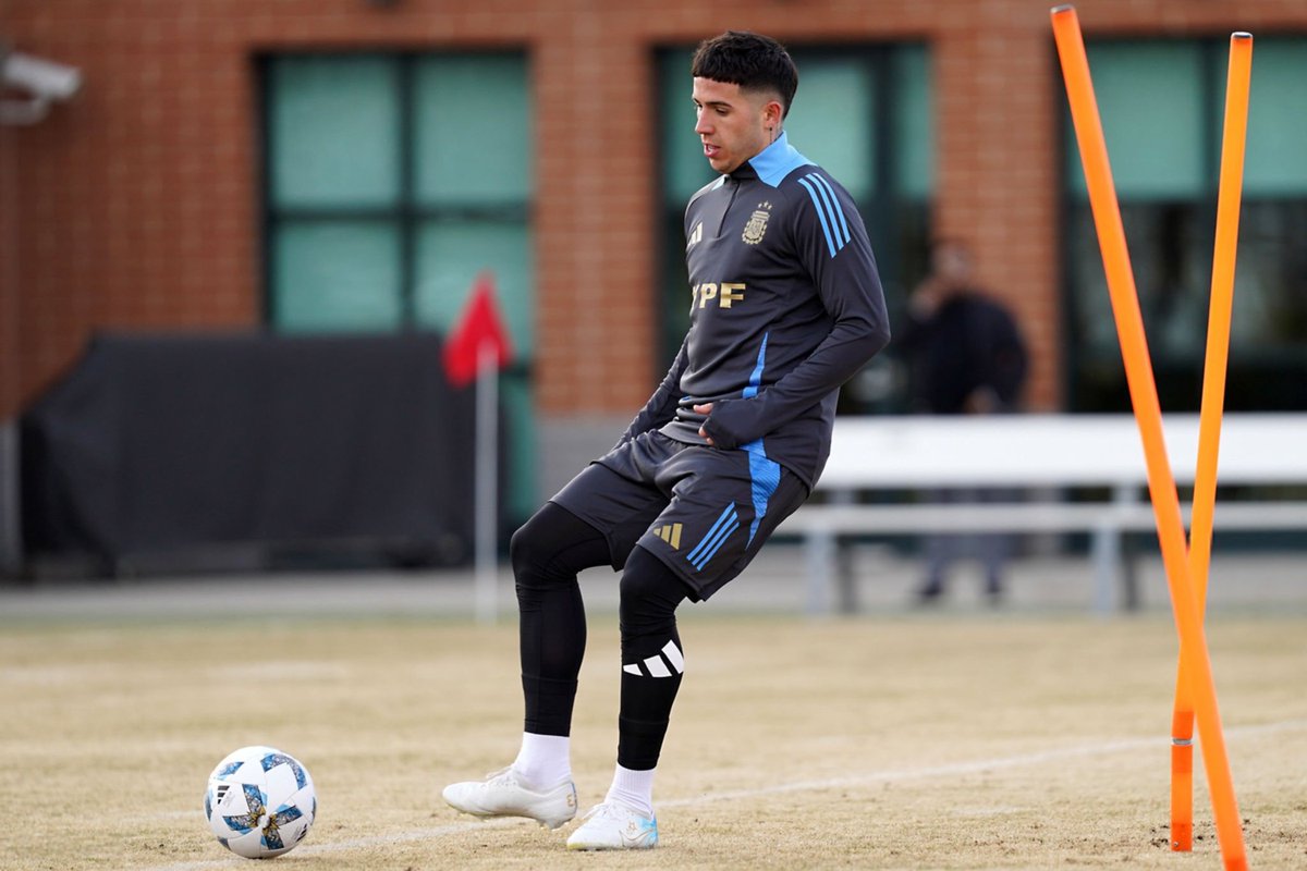 enzof4k's tweet photo. Enzo Fernandez 🇦🇷 
#Argentina #CFC https://t.co/XNWGDmxn6f