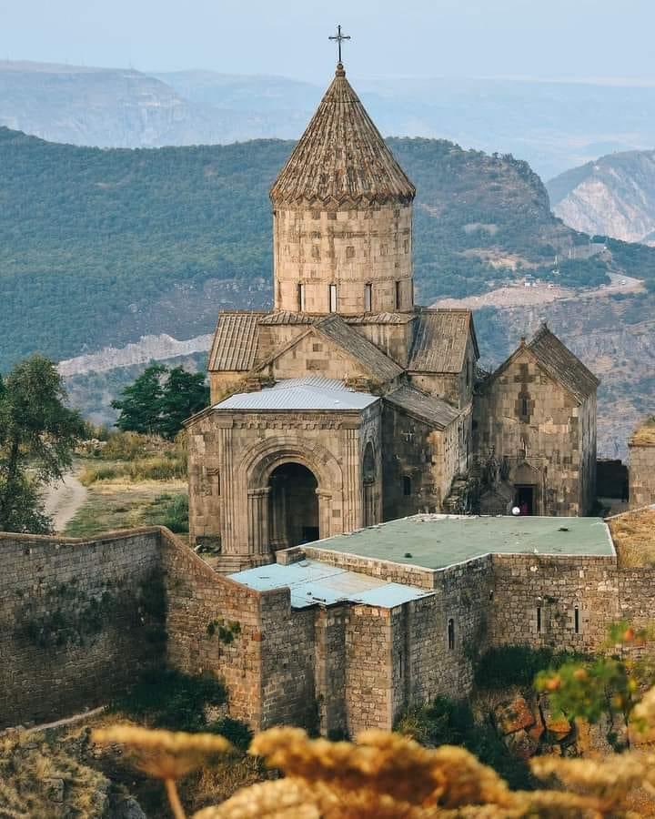 📍Tatev monastery, Syunik, Armenia ♥️

.
.
#armenia #VisitArmenia #ExploreArmenia