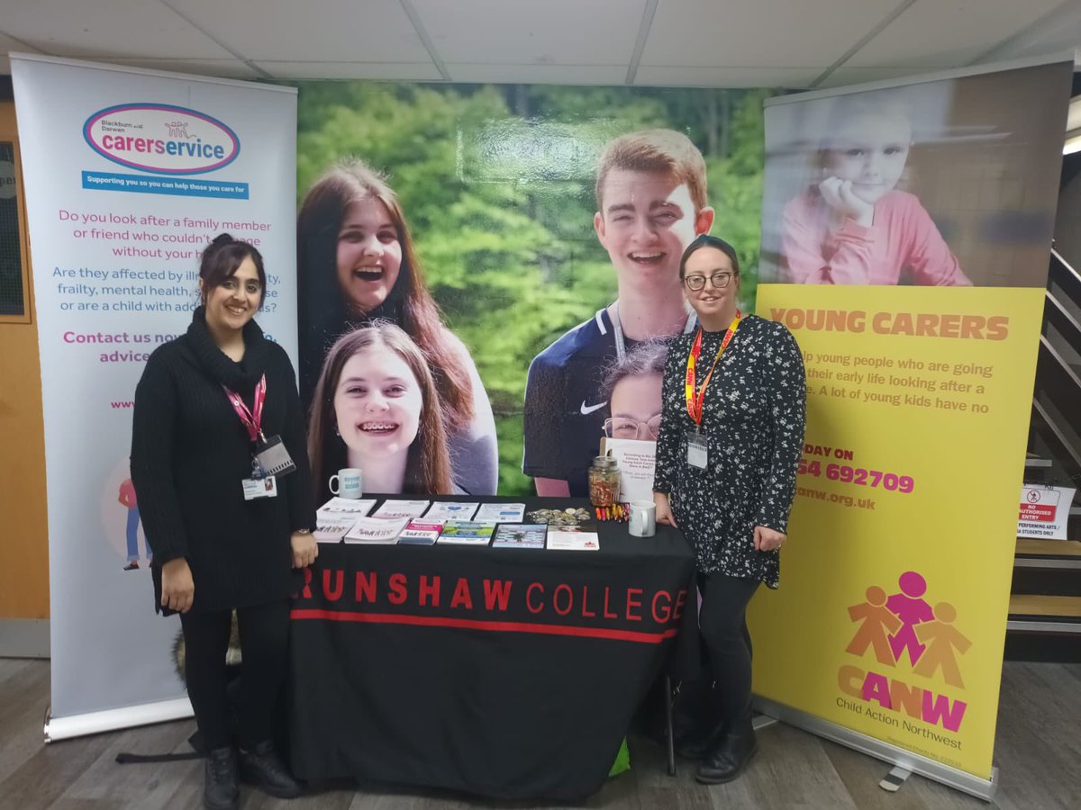 Today we’re here at @RunshawCollege with @BlackburnCarers, with the aim of celebrating and helping identify #YoungAdultCarers 🫶 don’t be shy, come say 👋