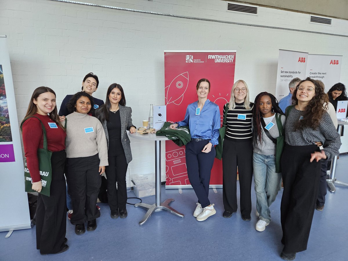 RWTHFakultaet4's tweet photo. Starke Frauen – Starke Verbindungen 💪🏻
Bereits zum 4. Mal nahmen Promovendinnen unserer Fakultät am Femtec Networking Event teil! Angeboten wurde ein Workshop für promotionsinteressierte Studentinnen.
Weitere Infos➡️ https://t.co/cRN6MiU5Q8
#RWTH #Aachen #University #Femtec https://t.co/HyEvO9ItOr