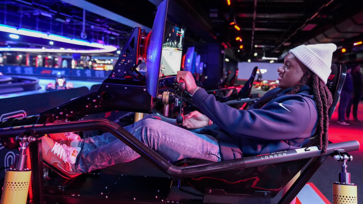 Chicago Bears NFL star Tremaine Edmunds living life in the fast lane at F1 DRIVE - London! 🏈🏎️ Book your experience at the link in our bio! 🔗 #F1DRIVE