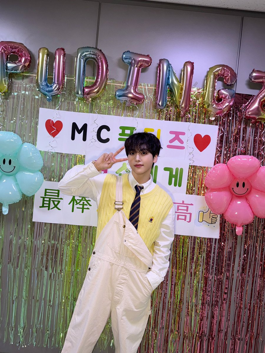 더쇼의 새로운 얼굴 푸딩즈의 쏭딩🤗😽
앞으로 잘부탁드려요~
더쇼 화이팅! 푸딩즈 화이팅! 쏭딩 화이팅!
#형준 #크래비티 #더쇼