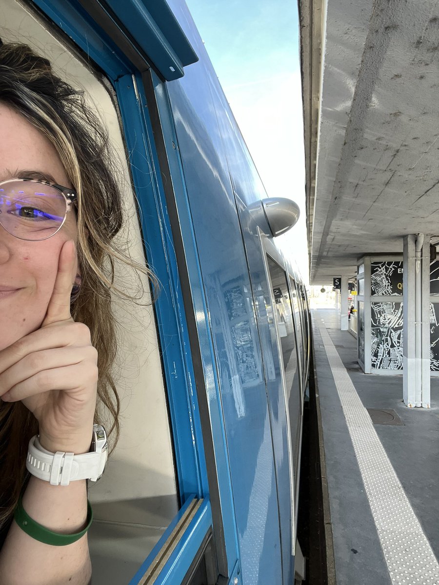 TchooTchooGirl's tweet photo. Et voilà , Épinal - Strasbourg comme une grande 👑 2h30 de conduite en TER 😍
Merci à @History_Mak3r et @ConducteurduTER pour votre temps et votre bienveillance pour me former sur cette ligne! ❤️
Merci @Mathixmp je suis ravie d’avoir fait cette matinée à tes côtés 😌 https://t.co/pMBz5NNEEK