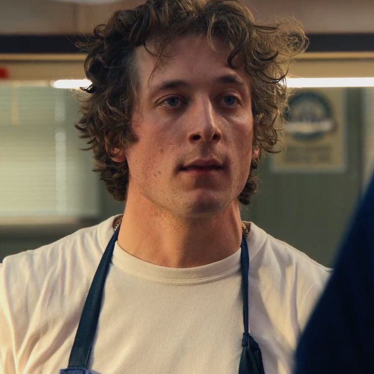 TheCinesthetic's tweet photo. Jeremy Allen White in The Bear. https://t.co/WyFN8s8X8M
