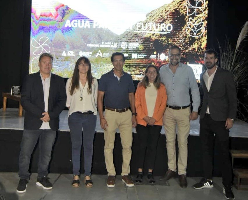 Estamos participando del encuentro "Al plante, Salud. Agua para el Futuro "