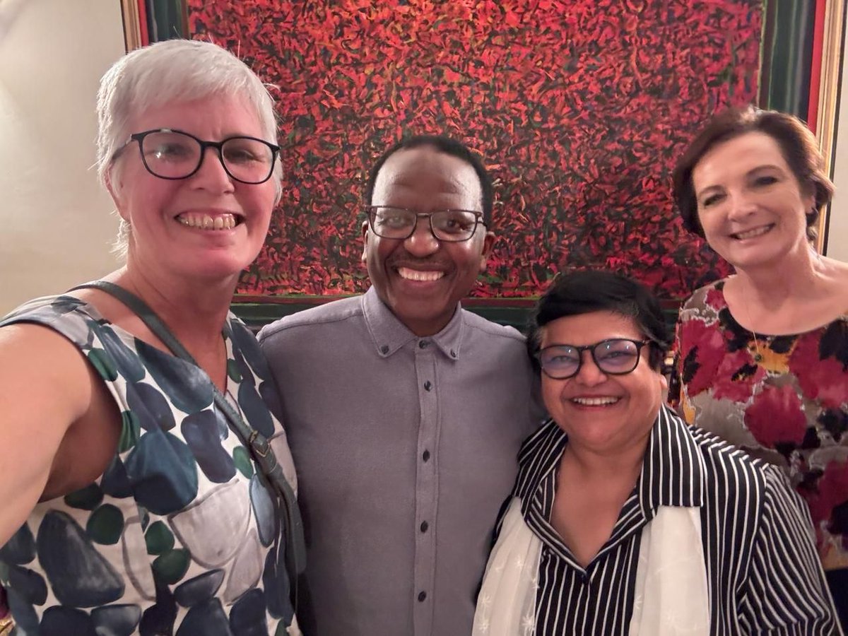 ASSAf interim President Prof @Stephanie_G_B & EO, Prof @HSoodyall, had the privilege of meeting with the VC of @Rhodes_Uni Dr Sizwe Mabizela & Prof Sioux McKenna, Director: Centre for Postgraduate Studies during an ASSAf visit to the institution.