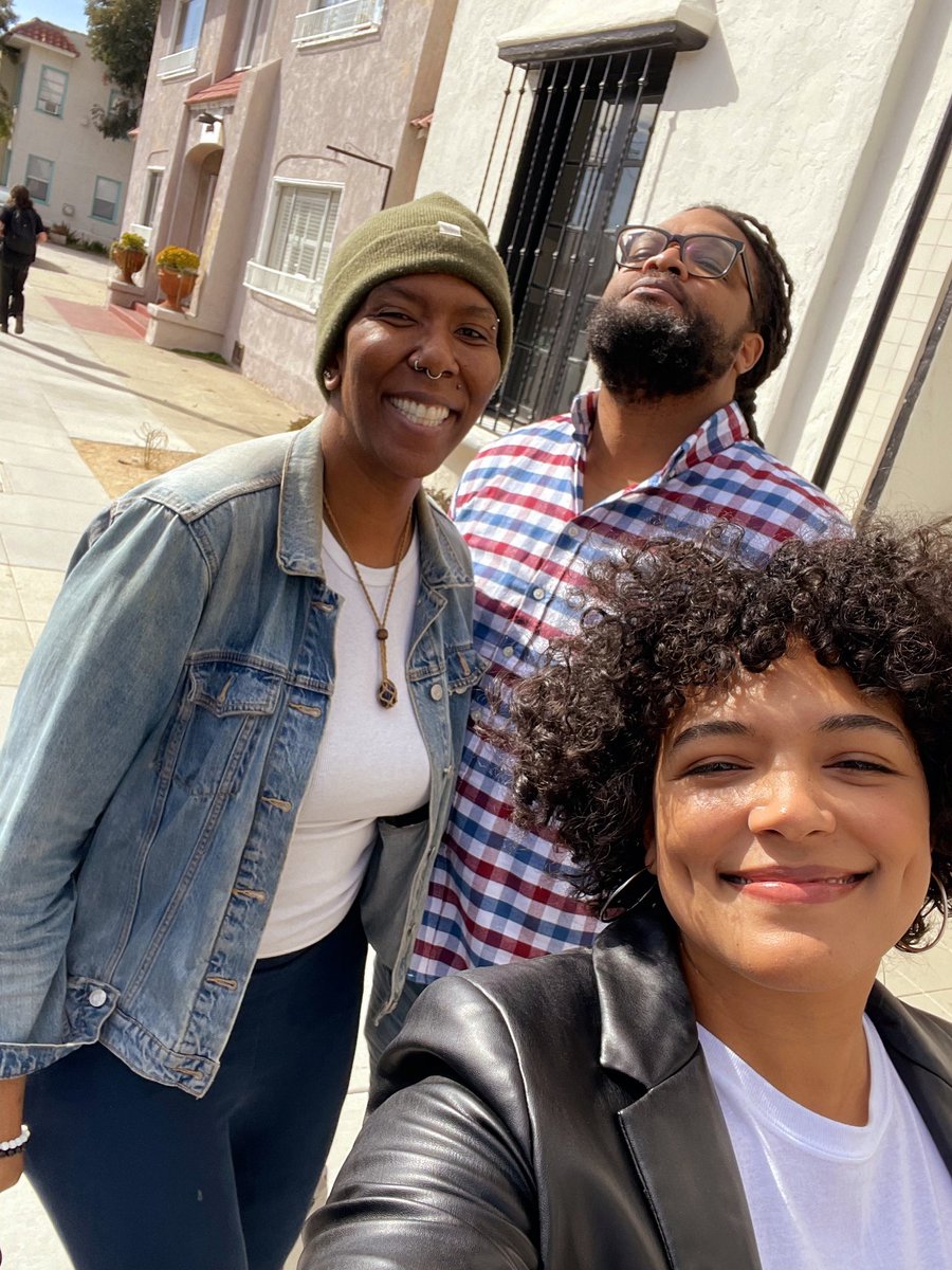 Academia is hard. We're encouraged to be impersonal and disconnected. But, sometimes, we meet our people, people who rock with us, respect us as people and not just as colleagues, people who are real-life homies. Thank you @pcpeay and @ejdavies__ for making this work easier.