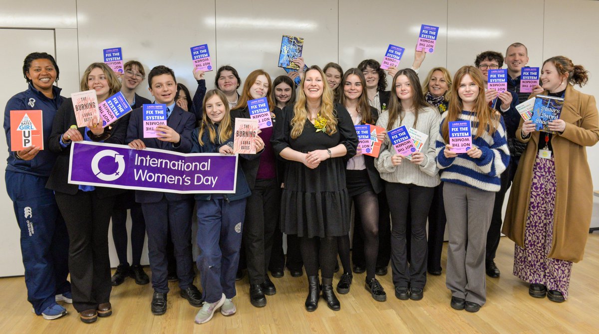 IPSLIB's tweet photo. Last week @IbstockSenior met @EverydaySexism #LauraBates, yesterday the superb @LawrencePatrice. Expectations for next Monday are High. Happily we'll be on Easter break racing through chapters for @UNHCRUK. Wish us luck! @TSBA_UK @uksla @RegencyBookshop @IbstockSport🏃📚⛺️💰🙏🙂 https://t.co/DhIBqKFqwk