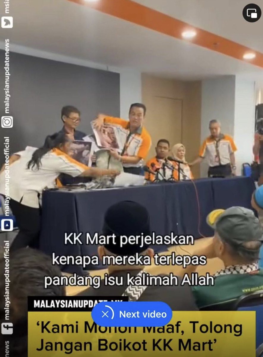 TweetIslamik's tweet photo. Kita boleh tengok betapa bersungguhnya mereka merayu supaya kedai mereka tidak diboikot. Skrng sudah mula sedar, betapa besar kuasa beli org Islam. Syarikat gergasi pun boleh jatuh merudum bila kita bersatu. Ni bumi kita, warisan nenek moyang kita. https://t.co/EHxitSEG1j