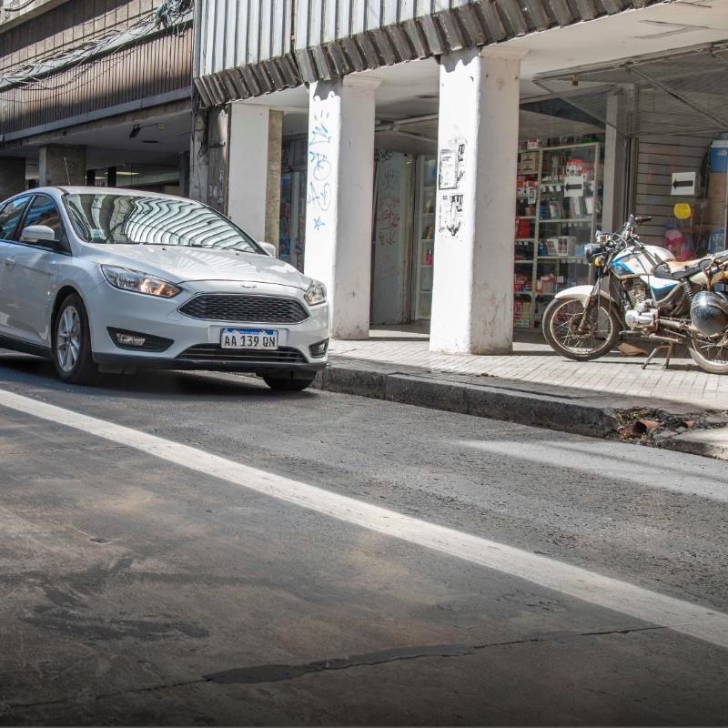 MuniRosario's tweet photo. #PlanDeCalles ➡️ Mirá 👇 este Antes/Después de la reconstrucción de calle Santa Fe.
De 📍 Sarmiento a Presidente Roca realizamos tareas sobre la base y cunetas, y la reconstrucción de paradas de hormigón más resistentes para el transporte público.