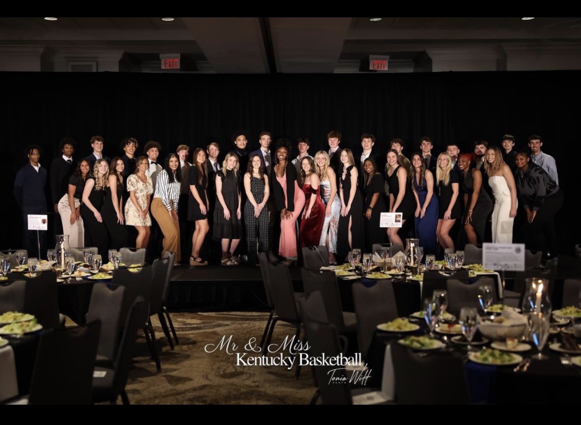 Knight05Mariah's tweet image. Extremely blessed to be a Miss Kentucky Basketball Candidate! What an amazing way to end my senior year !!