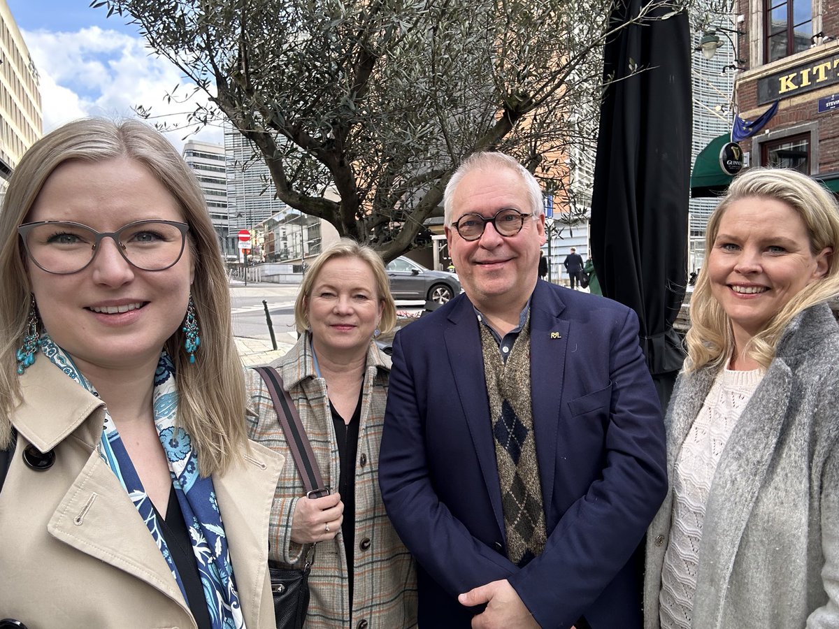 The #WeekOfWorkingTogether continues. Today in Brussels we discuss transport, logistics and mobility with marvelous @Elinkeinoelama colleagues. With this team, results will also be achieved! 🇫🇮🇪🇺 #StrongAdvocacy #GreatCooperation