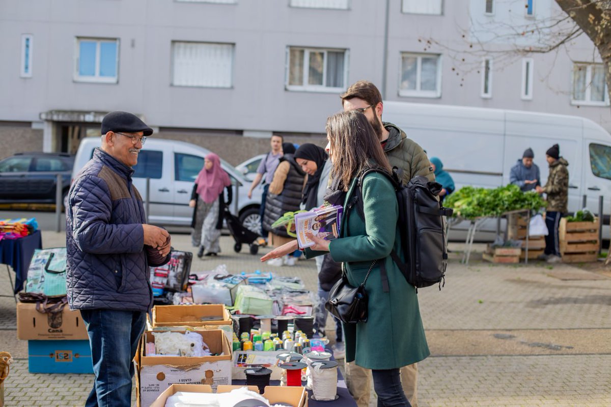 MatthBarberis's tweet photo. "Ils nous ont tous trahi, sauf vous !" raconte Nora à qui veut l'entendre sur le marché de la Gauthière ce matin.
🗳️ Les 7 et 14 Avril, votez !
Avec @MarianneMaximi, notre députée de combat à l'Assemblée nationale.
Merci pour son soutien précieux et utile pour les habitants. https://t.co/zuDwIVNycD