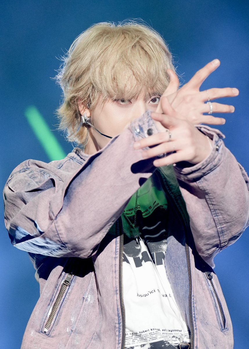gold__ni's tweet photo. 240317 #니엘 #NIEL

이어마이크도 장착하시구
무대 눈도 장착하시구
라잌 에루지 https://t.co/WnfVsD7mIn