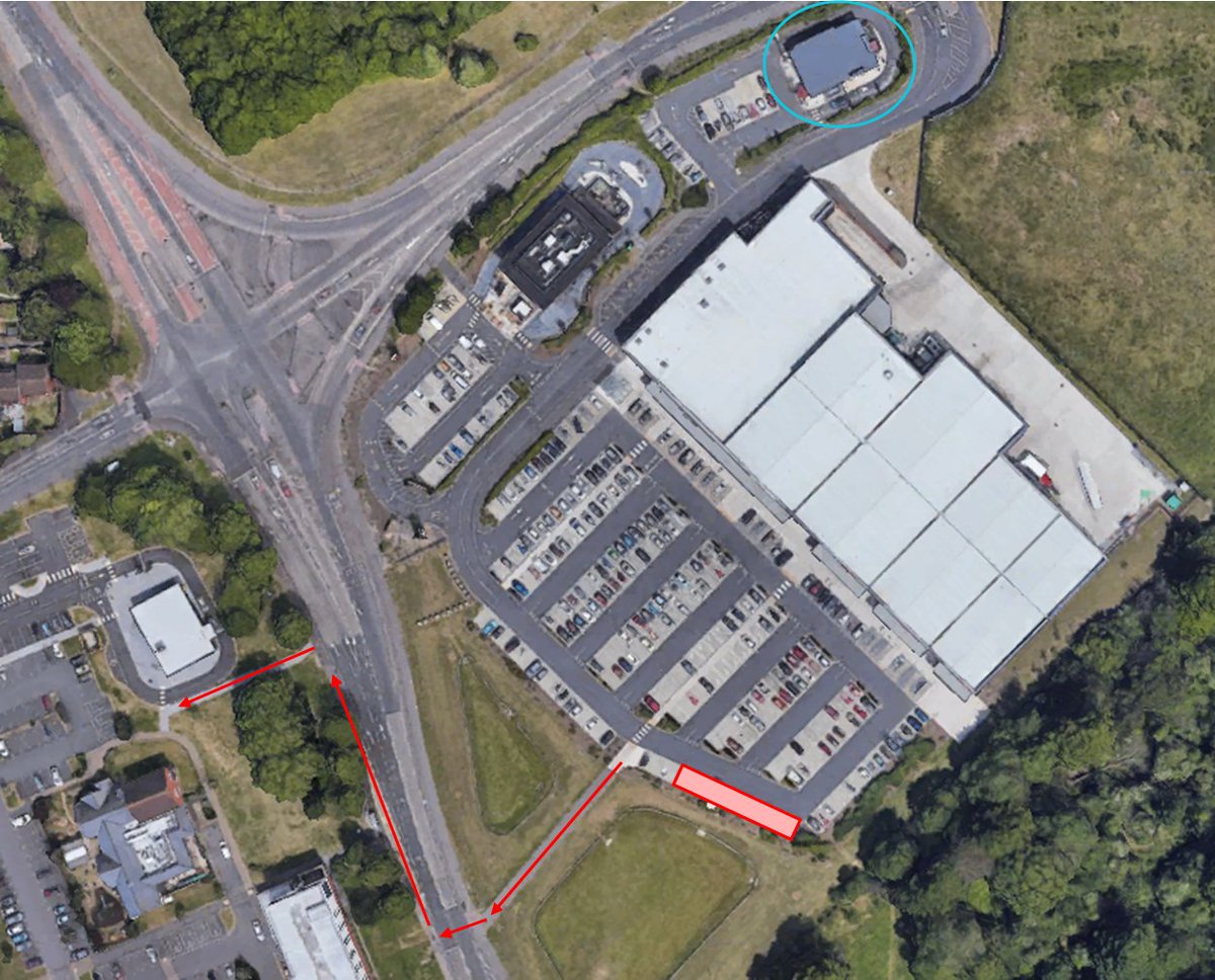 tomart9's tweet photo. @electricfelix Very easy! It takes a couple of minutes, and there's a traffic light controlled pedestrian crossing at the end of the path by the chargers. 

There's also a Costa within the retail park for those that may prefer other brands 😀 https://t.co/DBS1k2A5S3