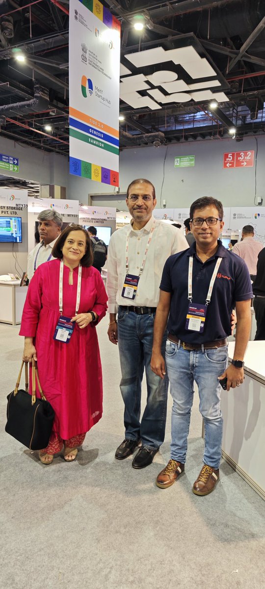 Such a pleasure to meet Dr Dastidar, founder <a href="/sigtuple/">SigTuple</a>. Been a fan of his work and thrilled to hear of the FDA approval for their AI-driven smart robotic microscope! Always great to meet #SateeshAndra, one of the most committed deep tech investors and mentors we have.