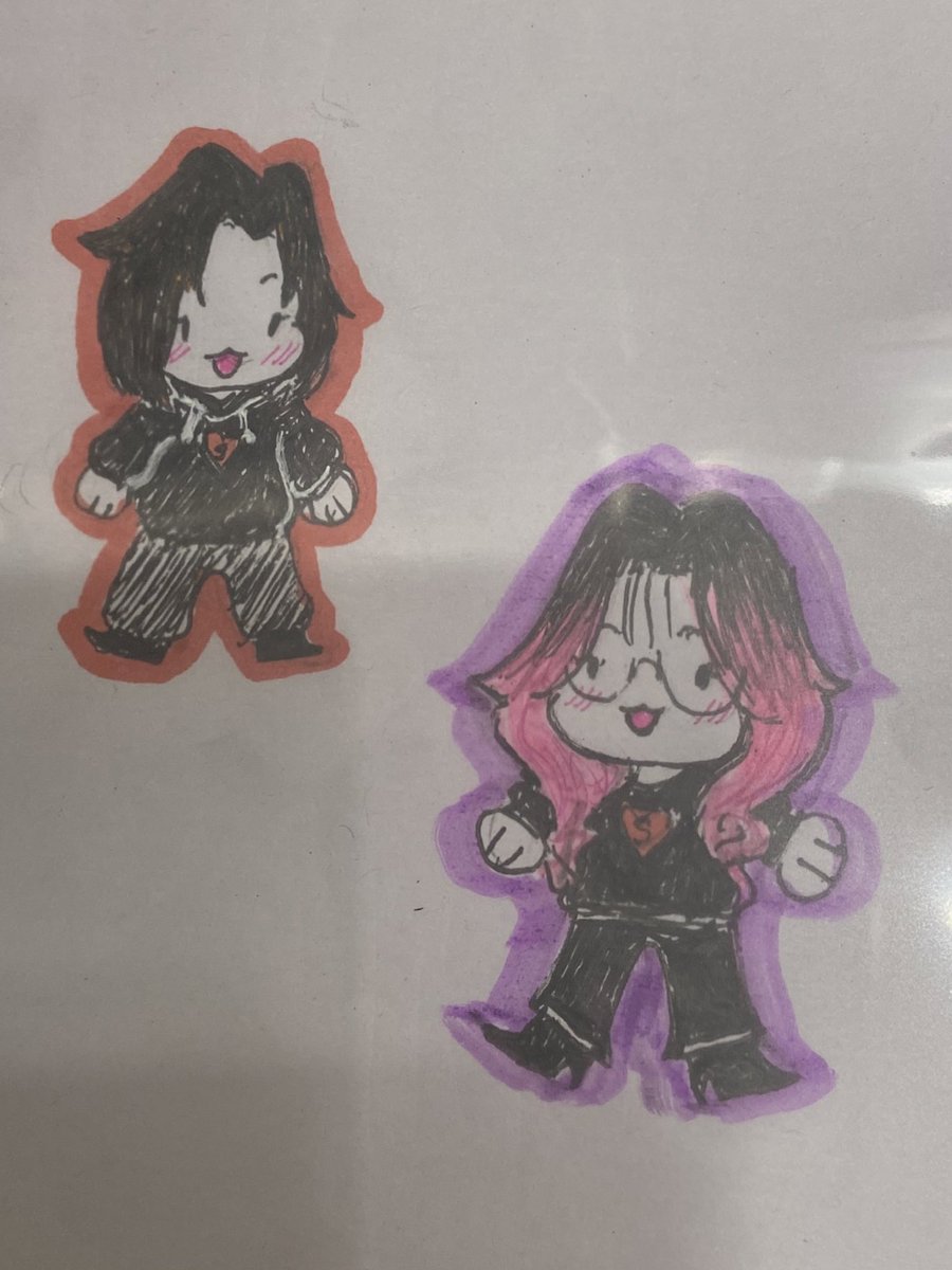 stixxi1's tweet photo. I doodled my coworkers when it was dead and they laminated it 😭 this is so cute https://t.co/6t5vHCJe3K